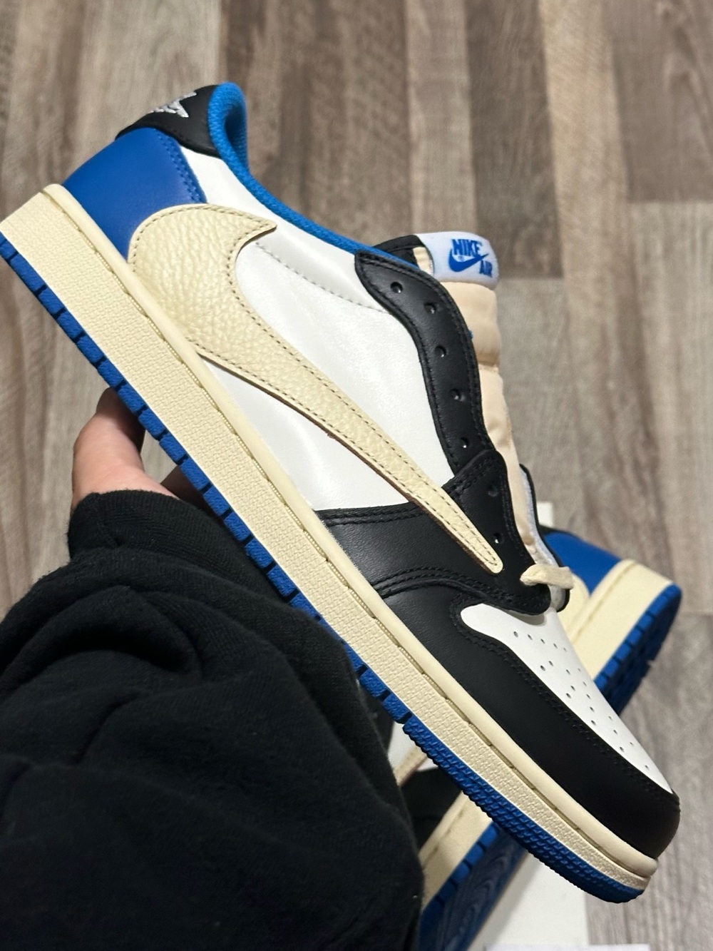 Jordan 1 low × Travis Scott Fragment 1.0